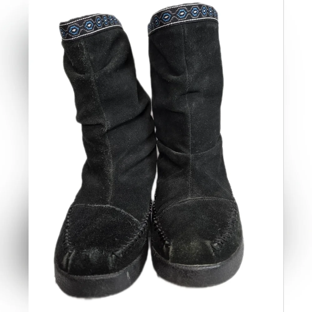 Skechers Black Leather Winter Boots with Blue Aztec Trim